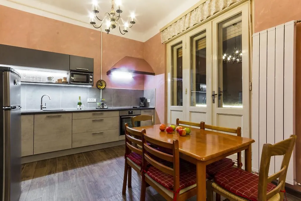 Spacious & Smart Center Apartment Pula