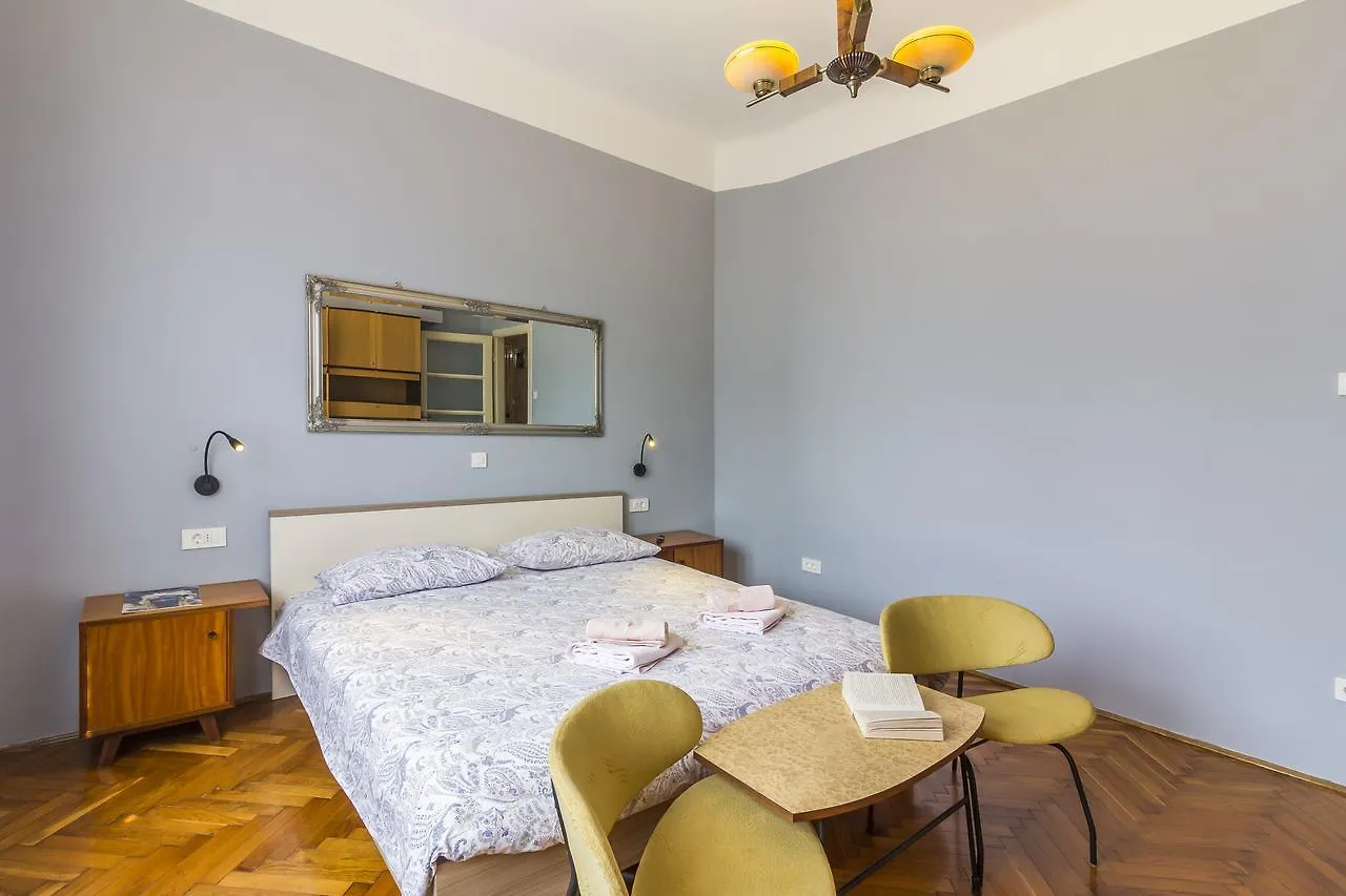 Spacious & Smart Center Apartment Pula