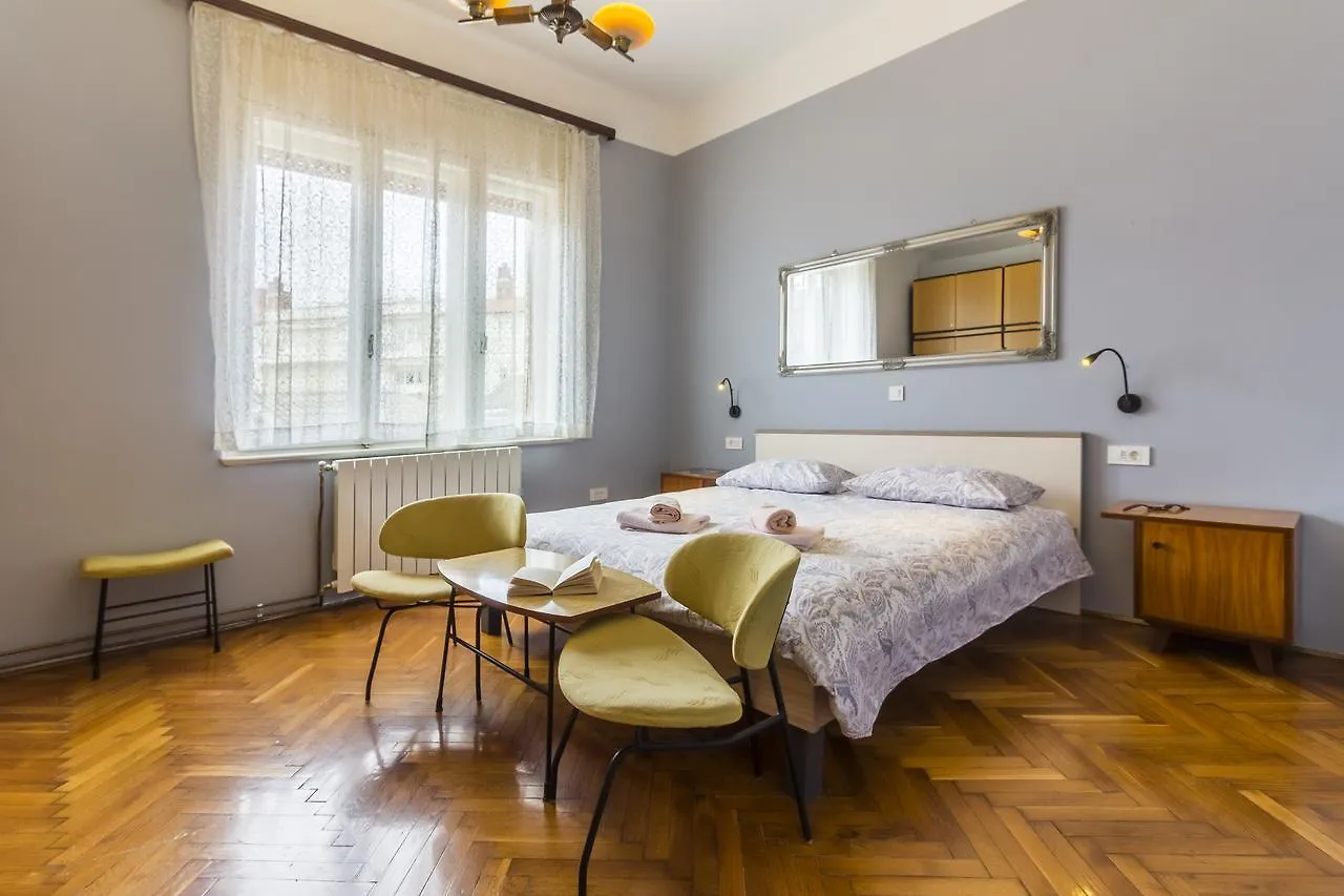 Spacious & Smart Center Apartment Pula